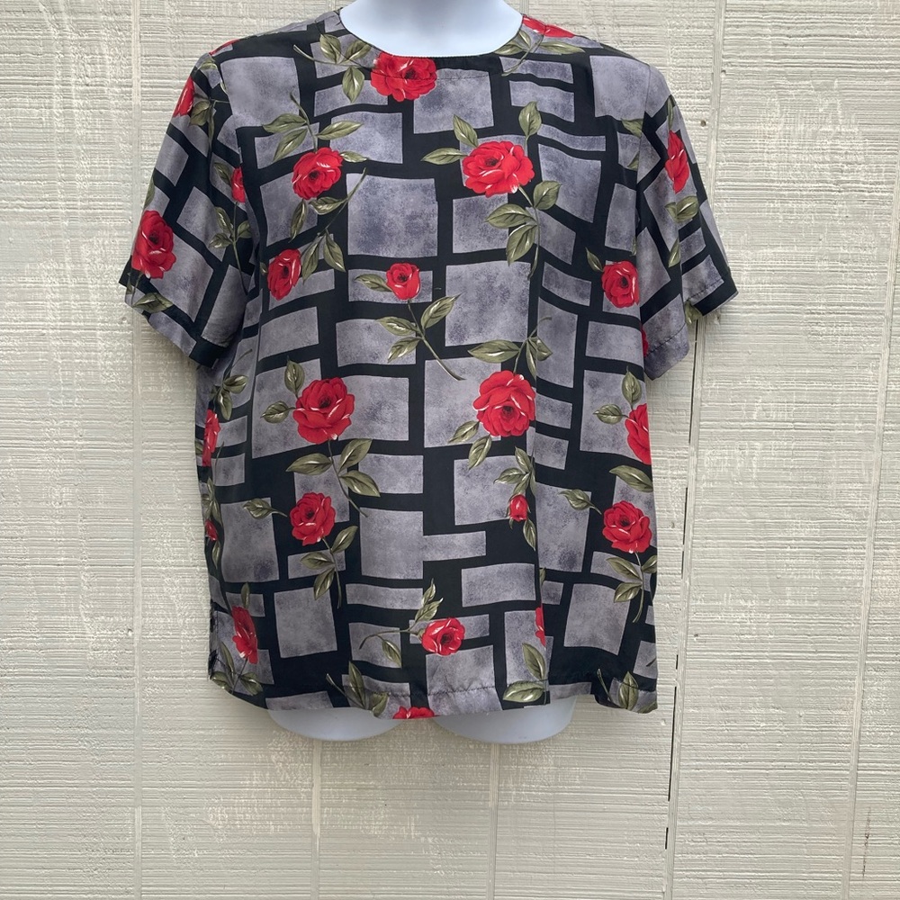 Size XL Bedford Fair Lifestyles Gray/Black Silk Top w/Red Roses